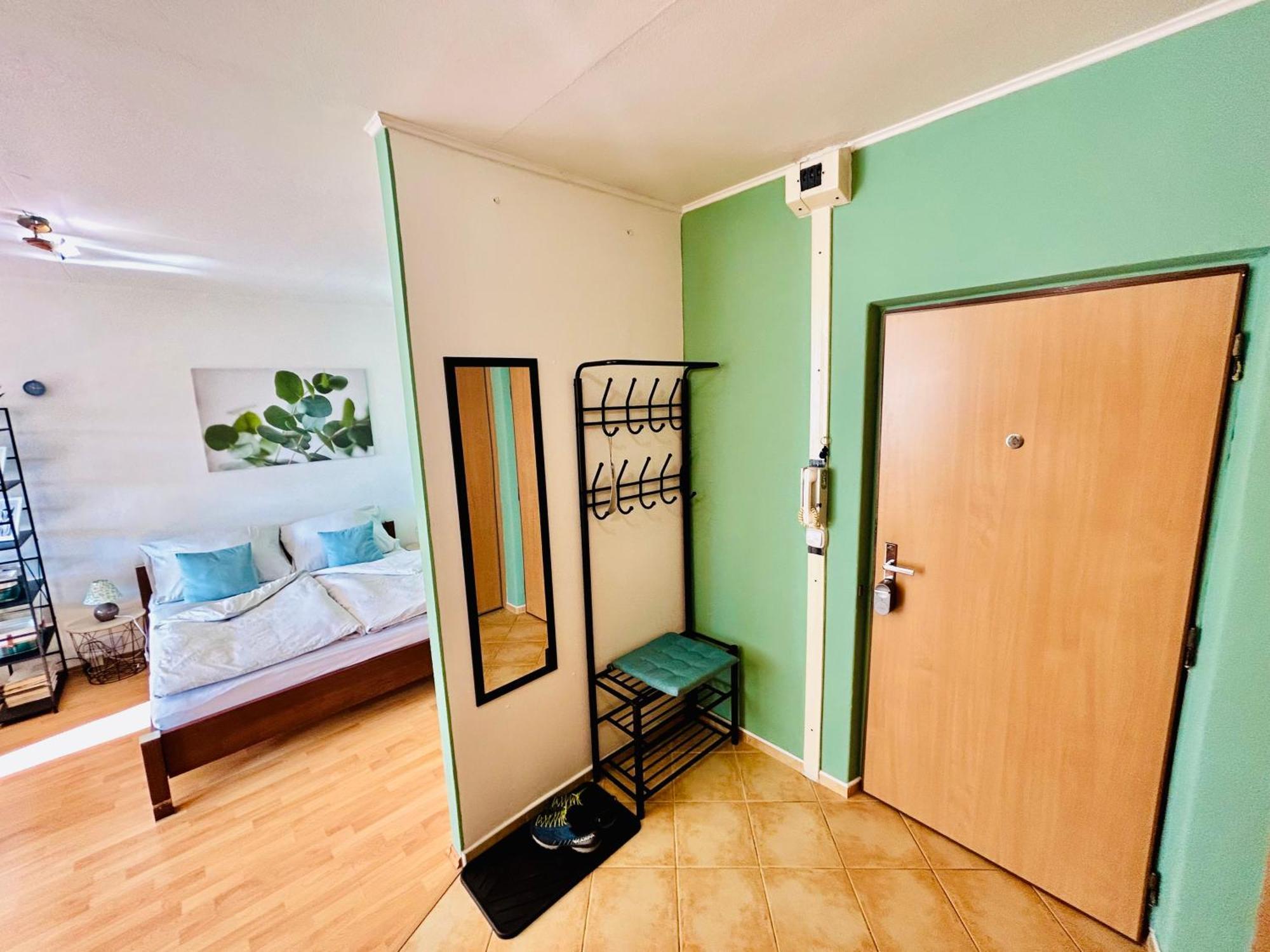 Apartment Sunny Vojenska - Old Town
